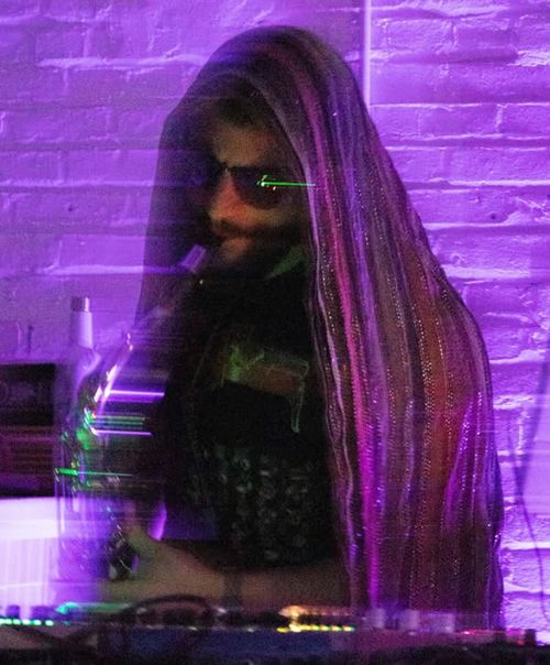 OVERFLOW : Musical Guest, SNARK